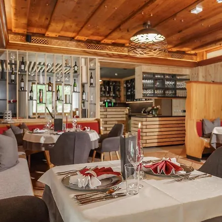 Naturhotel Laerchenhof Otel Ramsau am Dachstein