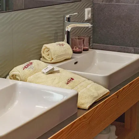 Naturhotel Laerchenhof Hotel 4*