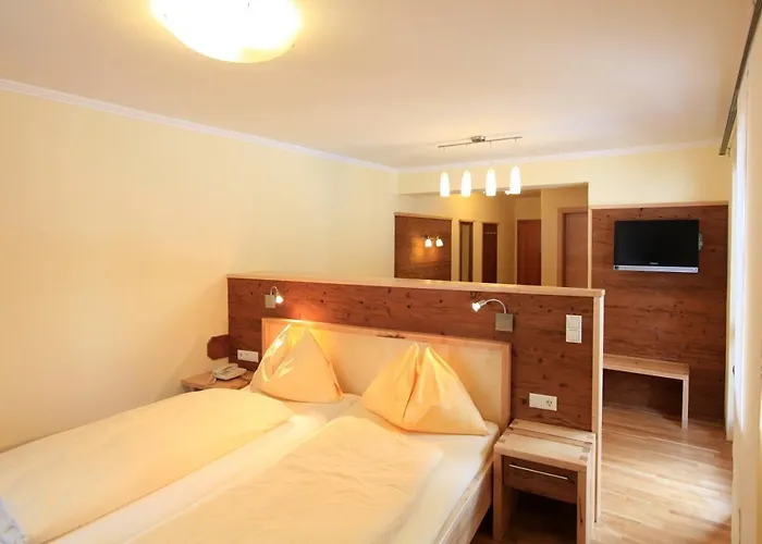 호텔 Naturhotel Laerchenhof 4*